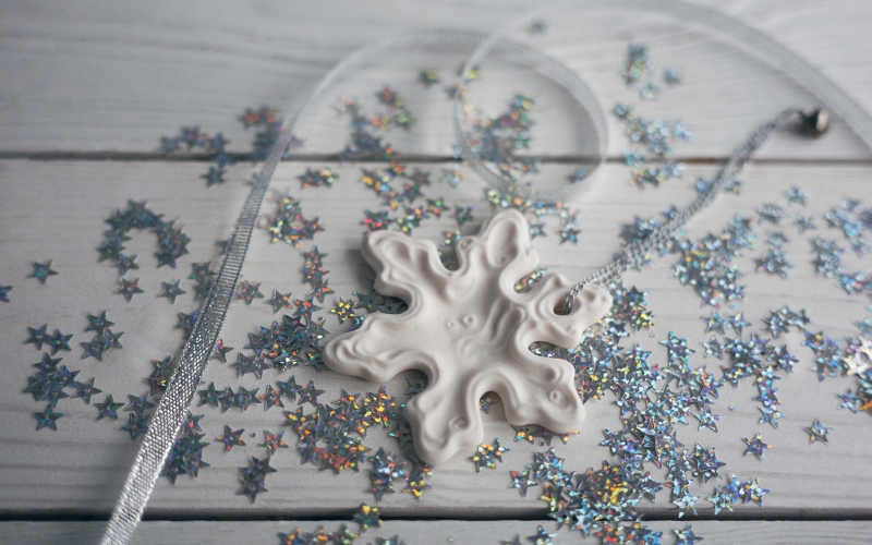 Елочная игрушка снежинка из фарфора сувенирка