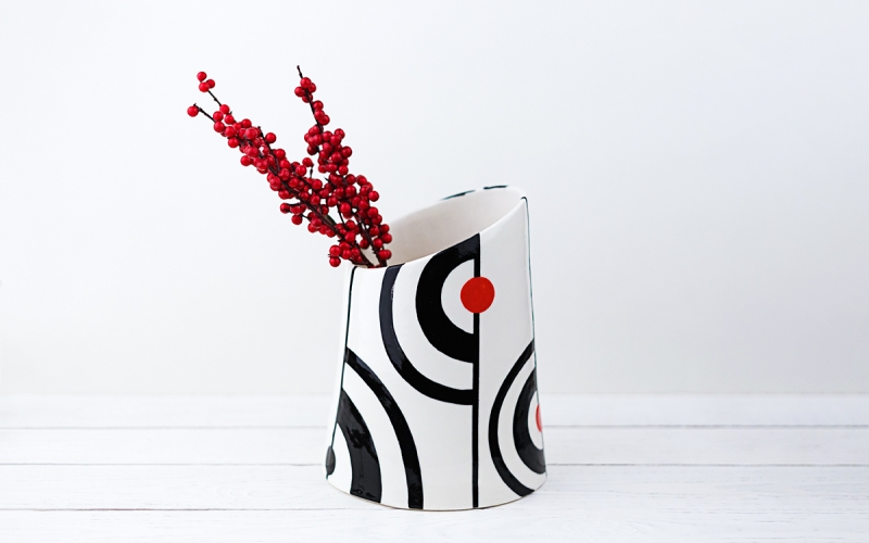 керамическая ваза ручной работы в интерьер дизайнерам 