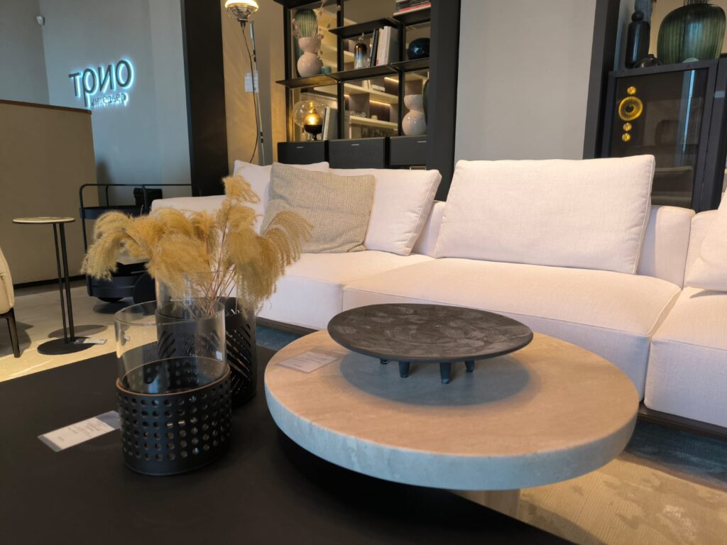 Август 2025 — предметы CERAMUM теперь в ТРИО интерьеры