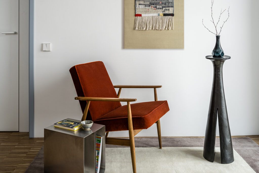 Публикация в ElleDecoration: Панорамные апартаменты 47 м² с мотивами русского авангарда