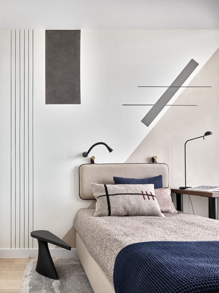Публикация в журнале Interior+Design: Светлая квартира с видом на реку 99 кв. метров: проект Ольги Орловой и Анны Бредихиной